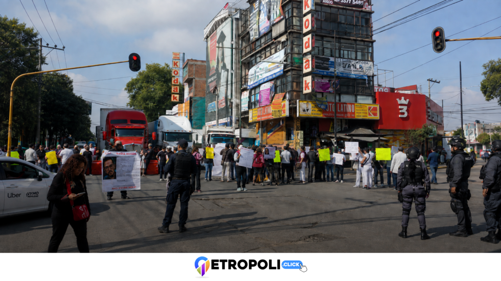 Bloqueos en Naucalpan: familiares exigen localizar a Douglas Ricardo Mafra Pérez