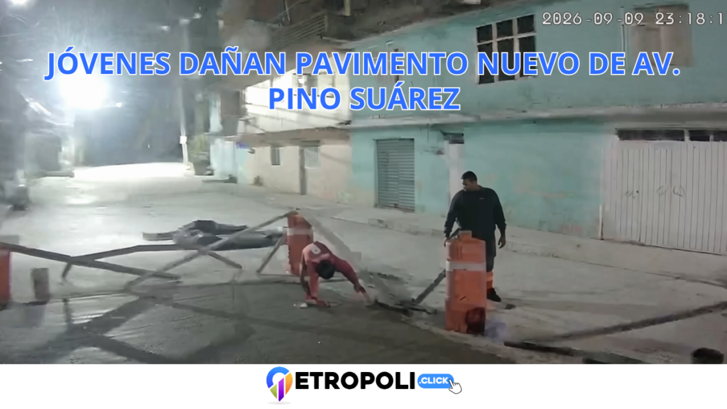 Jóvenes dañan pavimento nuevo de Av. Pino Suárez