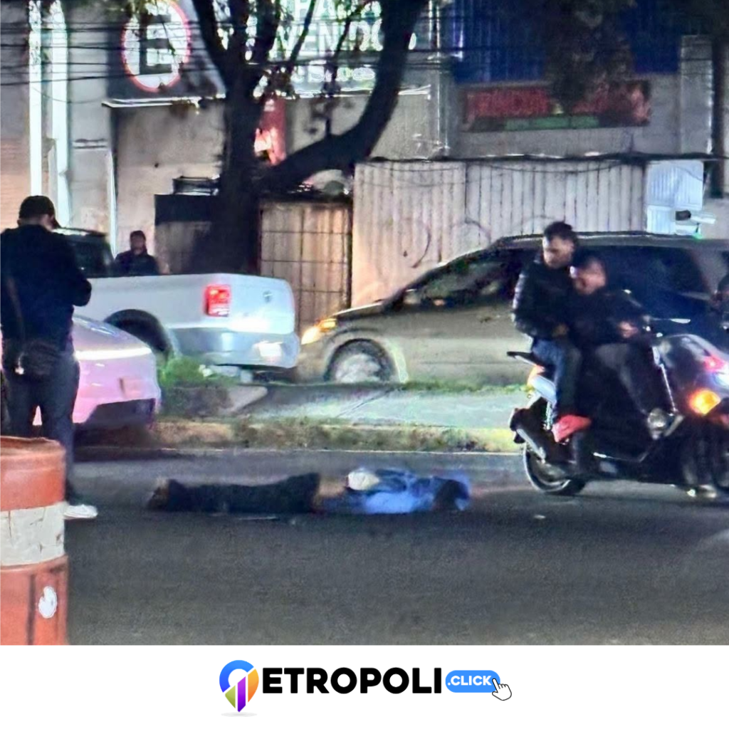 Una persona quedó tendida sobre el pavimento durante un accidente registrado la noche del jueves en avenida Primero de Mayo, Naucalpan. Portada de Reportan accidente en avenida Primero de Mayo, Naucalpan; una persona quedó tendida sobre el asfalto